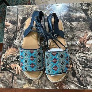 NWOT Multi Wicker Bottom Sandals